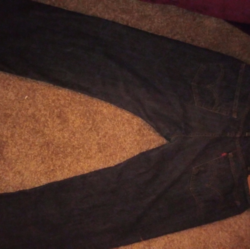 Clothes - Picture 3 of 8